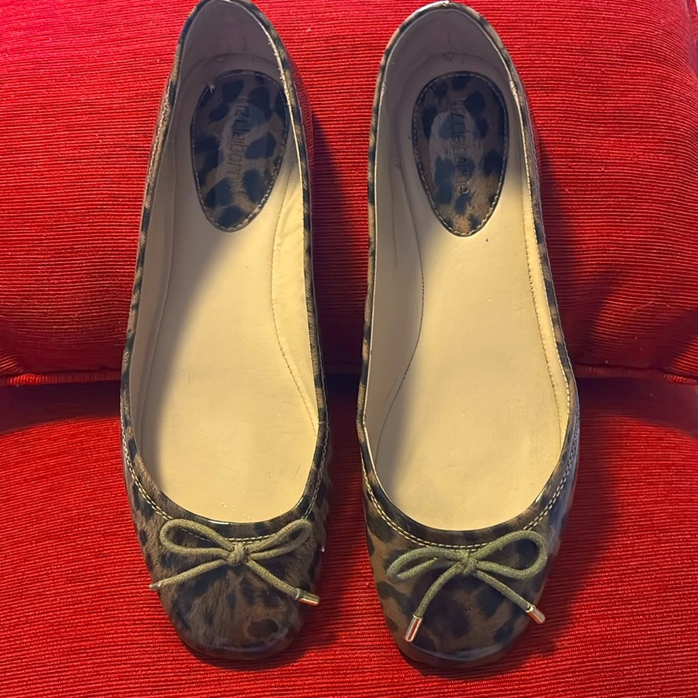 Liz Claiborne Patent leather flats